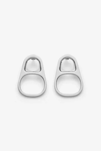 De sølvfargede ring-pull-Øredobberne