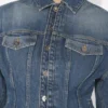Den blå denimjakken med oversized ermer Den blå denimjakken med oversized ermer
