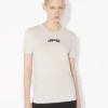 Den ecrufargede JPG-Baby Tee