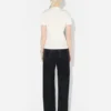 Den hvite Laurel-stemplede Baby Tee Den hvite Laurel-stemplede Baby Tee
